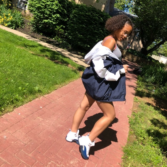 Welcome to my poshmark!! Besitos -shamia <3 - Picture 5 of 8